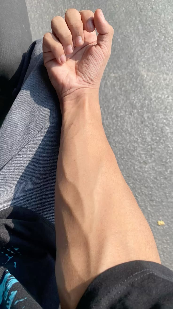 Après : avant-bras veineux et musclé